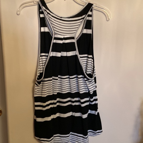 🔥3-$10🔥 Eclipse racer back tank - Picture 5 of 7